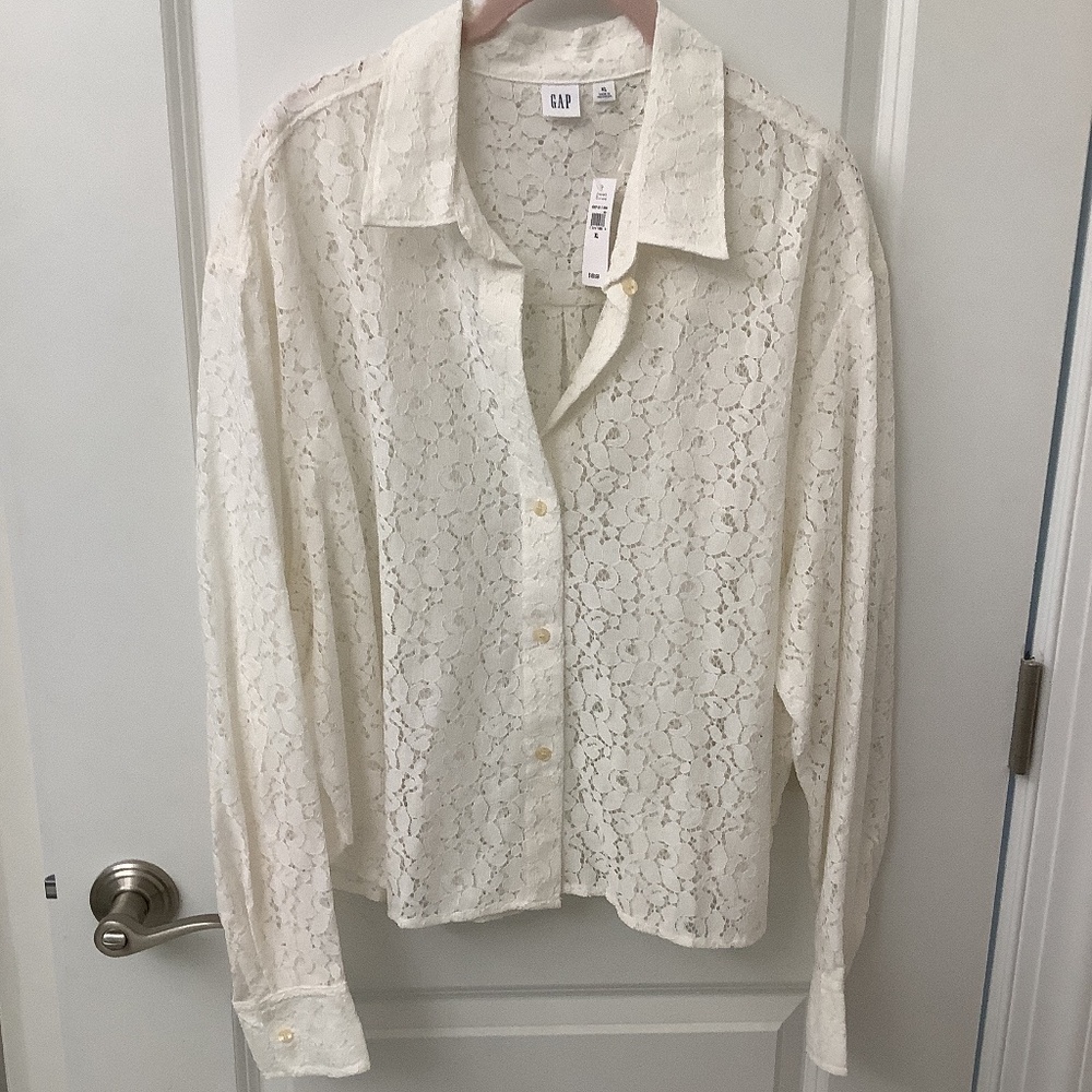 Woman’s Gap dressy top, new with tag, Size XL